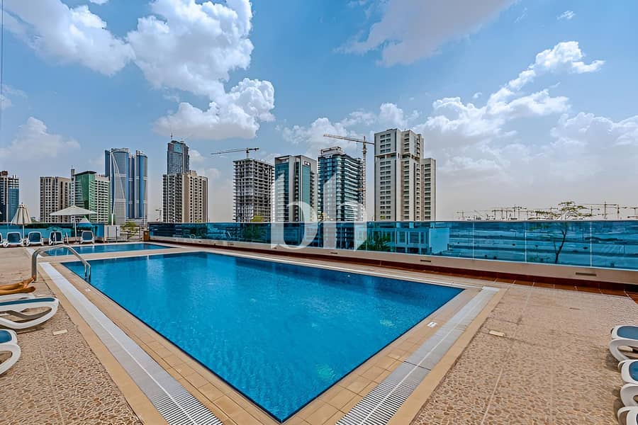 17 Majestic Tower 1 BR 1