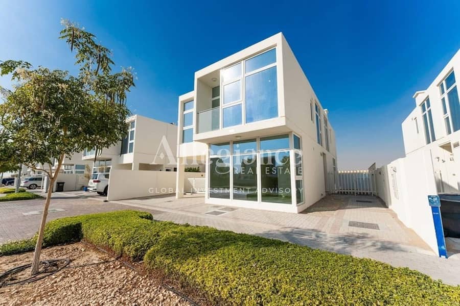 Type V2 | 6BR + M | Stand Alone Villa | Pool View Type V2 | 6BR + M | Stand Alone Villa | Pool View