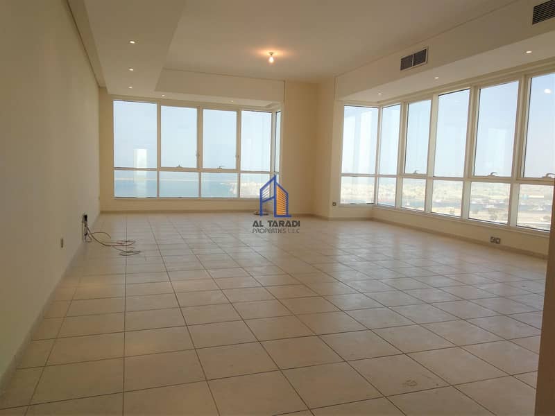 Spacious Apartment With Sea View & Road View Spacious Apartment With Sea View & Road View