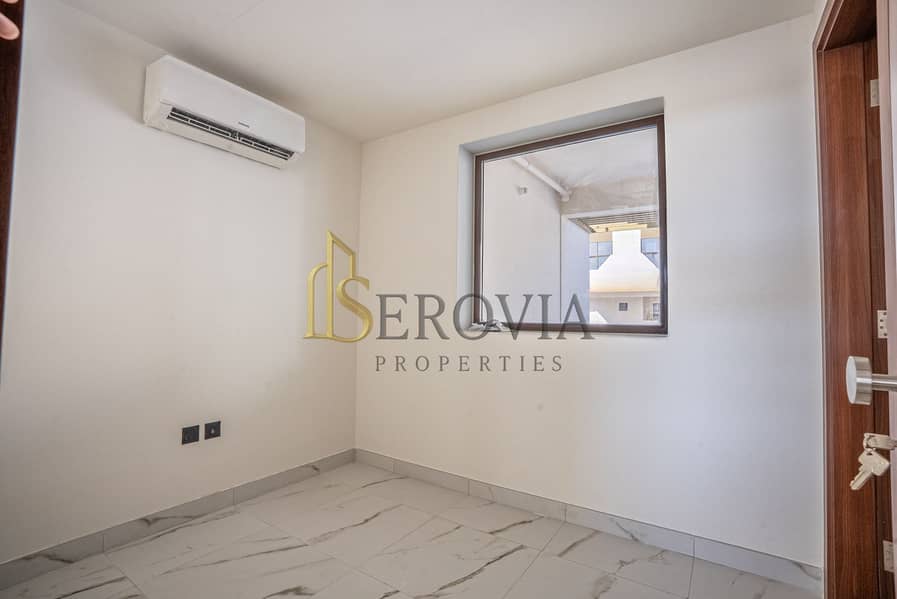 SINGLE ROW | UNDER OP | URGENT SALE - Image 4