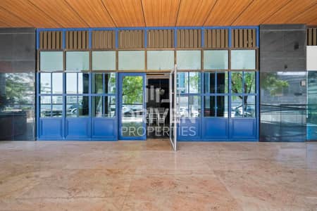 Shop for Rent in Bur Dubai, Dubai - Prime Retail Space for Rent - Load Capacity 130kw