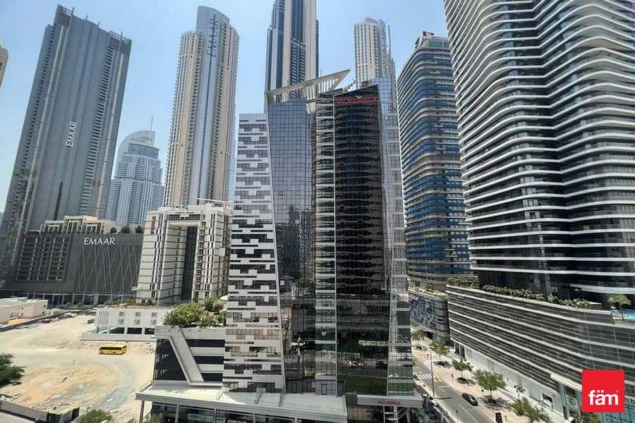 Upper Crest (Burjside Terrace), Downtown Dubai Upper Crest (Burjside Terrace), Downtown Dubai