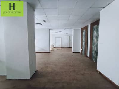 محل تجاري  للايجار في المجاز، الشارقة - 213091. jpg