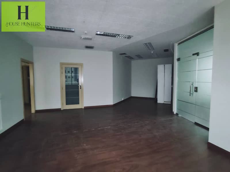 24 215698. jpg
