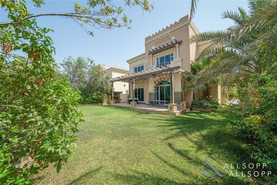 Upgraded Kitchen| Golf Course View | 5 Bed