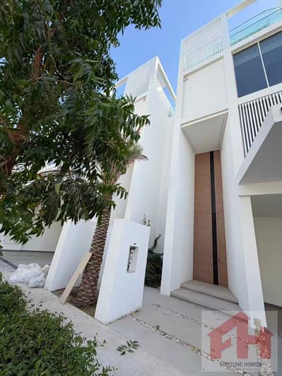 4 Camere Townhouse in Affitto a Al Barari, Dubai - WeChat Image_20260520175932. jpg