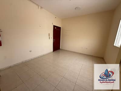 استوديو للايجار في بوطينة، الشارقة - WhatsApp Image 2026-05-20 at 11.50. 28 AM. jpeg استوديو للايجار في بوطينة، الشارقة - WhatsApp Image 2026-05-20 at 11.50. 28 AM. jpeg