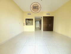 Huge Studio ! Faimly Bulding! Prime location! Near to Market