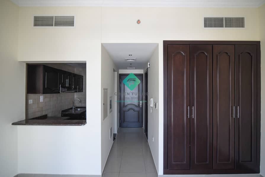 NICE STUDIO AVAILABLE CLOSE TO MALL OF THE EMIRATES  BARSHA 1 JUST 32K