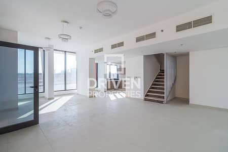 Bright Spacious Duplex| Private Entrance Bright Spacious Duplex| Private Entrance