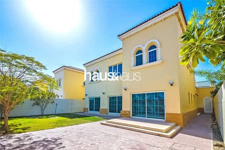 4 Bedroom Villa for Sale in Jumeirah Park, Dubai - Internal | Best price | Ground Floor Bedroom | VOT