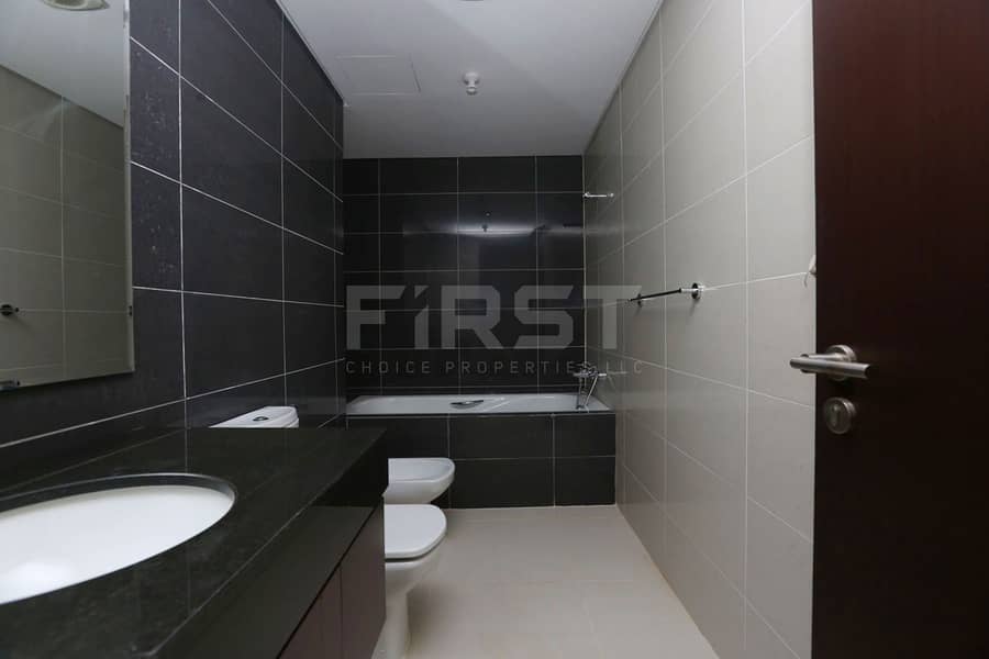 12 Internal Photo of 2 Bedroom Apartment in Burooj Views Marina Square Al Reem Island Abu Dhabi UAE (8). jpg