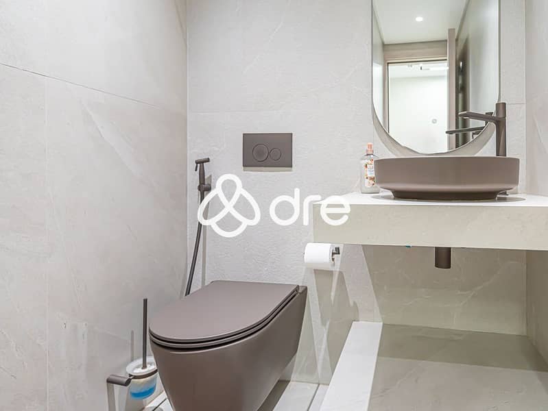 16 DRE02392-Edit. JPG