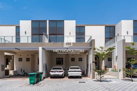 4 Bedroom Townhouse for Sale in Mohammed Bin Rashid City (MBR City), Dubai - Private Garden | Elegant 4BR | Bright Layout 4 Bedroom Townhouse for Sale in Mohammed Bin Rashid City (MBR City), Dubai - Private Garden | Elegant 4BR | Bright Layout