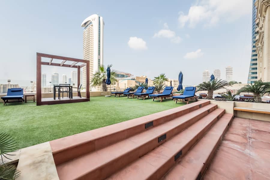 44 Outdoor Pool 5. jpg