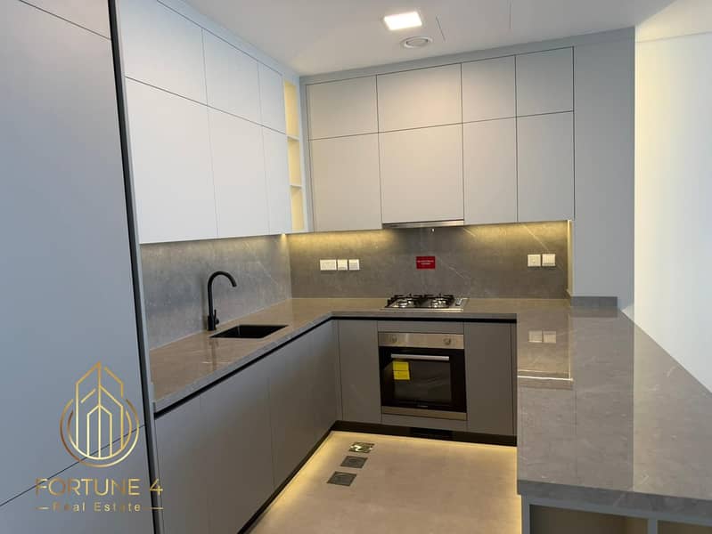Spacious 4BR Villa | Prime Location | Q4 2027 - Image 4