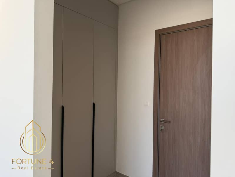 Spacious 4BR Villa | Prime Location | Q4 2027 - Image 13