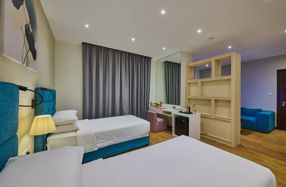 5 Deluxe Room City View (Twin) 3. jpg