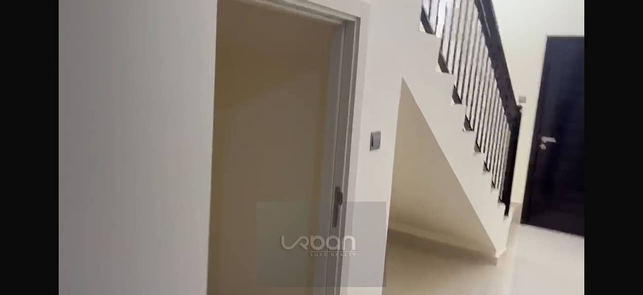 2 4. jpeg