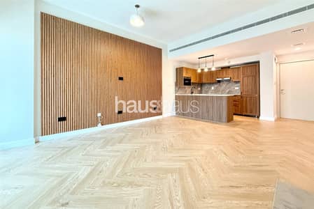 1 Bedroom Apartment for Sale in The Greens, Dubai - Tenanted | Upgraded | Mid floor | 2 Parking Spaces