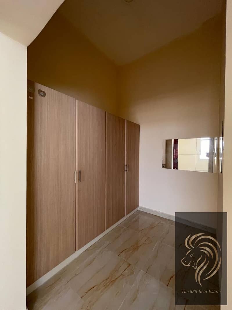 6 ec40adb4-544a-41d0-8bb9-7f1b834b16ac. jpg