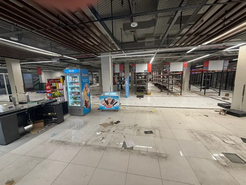 Al Jurf 3 - Large commercial space of 17,000 sq ft, ready for various commercial activities. Prime location on a main street. - View 4