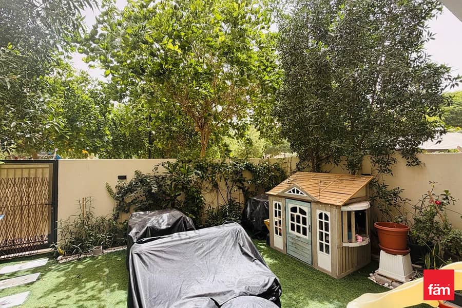 Pool View | Vacant | Villanova | Well Maintained Pool View | Vacant | Villanova | Well Maintained