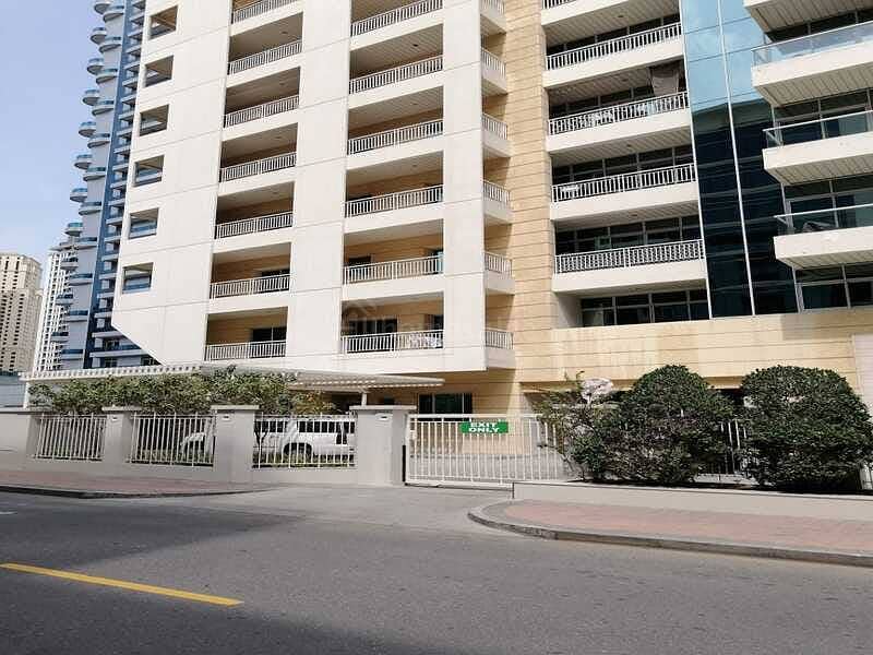 Spacious 1 bedr / Unfurnished / Prime location Spacious 1 bedr / Unfurnished / Prime location