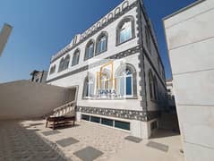 فیلا في حوشي 8 غرف 170000 درهم - 15272946