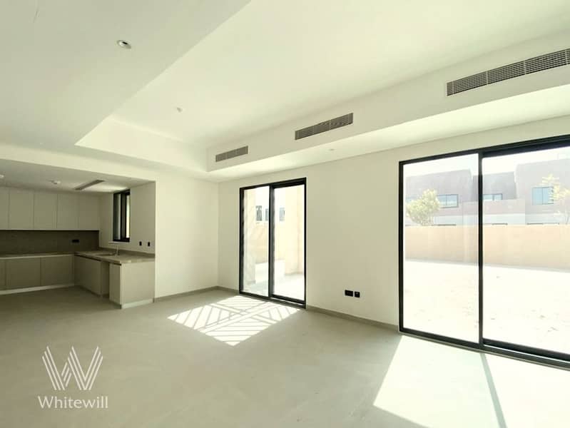 Corner | Single Row | Big Private Garden | Beach Access - Image 2