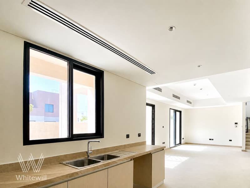 Corner | Single Row | Big Private Garden | Beach Access - Image 7