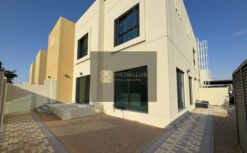4 Bedroom Townhouse for Sale in Al Rahmaniya, Sharjah - 8825da58-a1af-4e14-8c26-39565d11. jpg 4 Bedroom Townhouse for Sale in Al Rahmaniya, Sharjah - 8825da58-a1af-4e14-8c26-39565d11. jpg