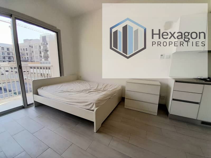 Studio Apartment | Glorious Central Residences | Balcony | Pool Access - Image 3
