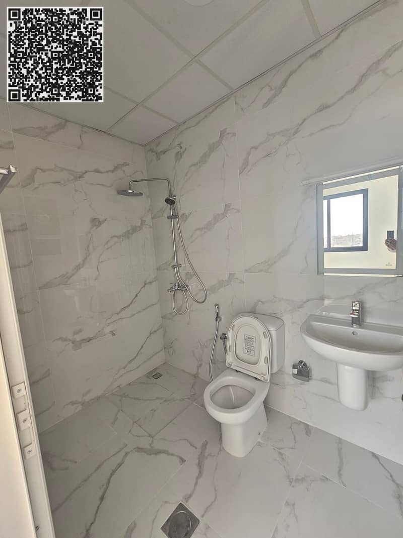 4 f988cab5-0c92-4c6e-84d5-28714df96867. jpg