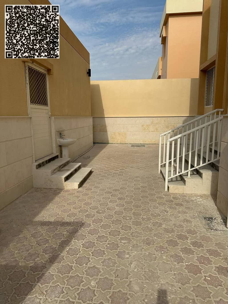 15 2036b1f8-a972-446d-9a6b-f9f04eb03a6f. jpg