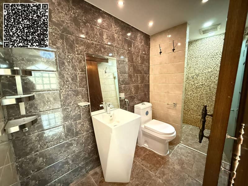8 9dcd975f-eb8a-40d7-8824-db0166efbfd7. jpg