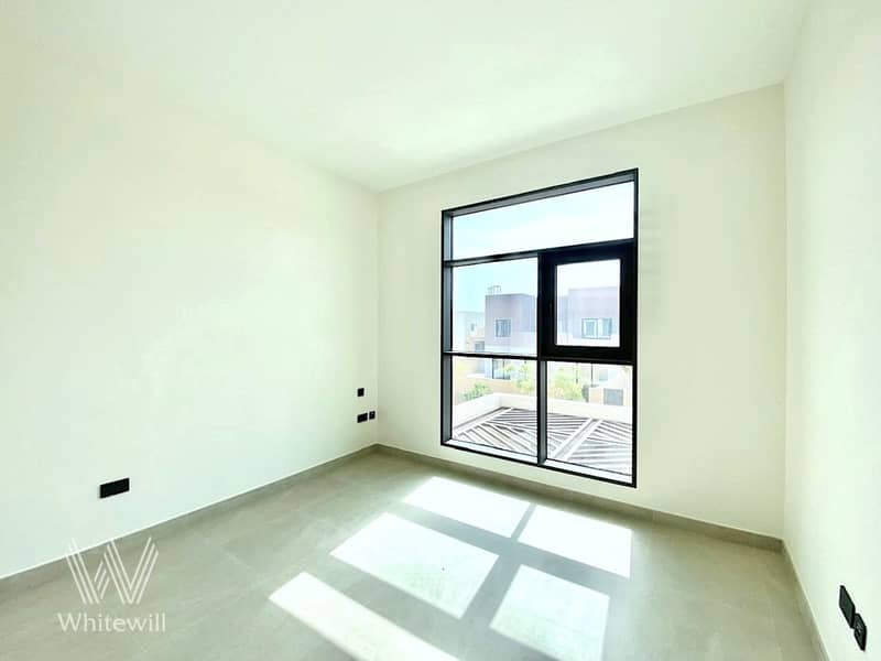 Corner | Single Row | Big Private Garden | Beach Access - Image 13