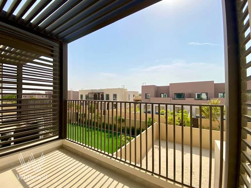 Corner | Single Row | Big Private Garden | Beach Access - Image 12