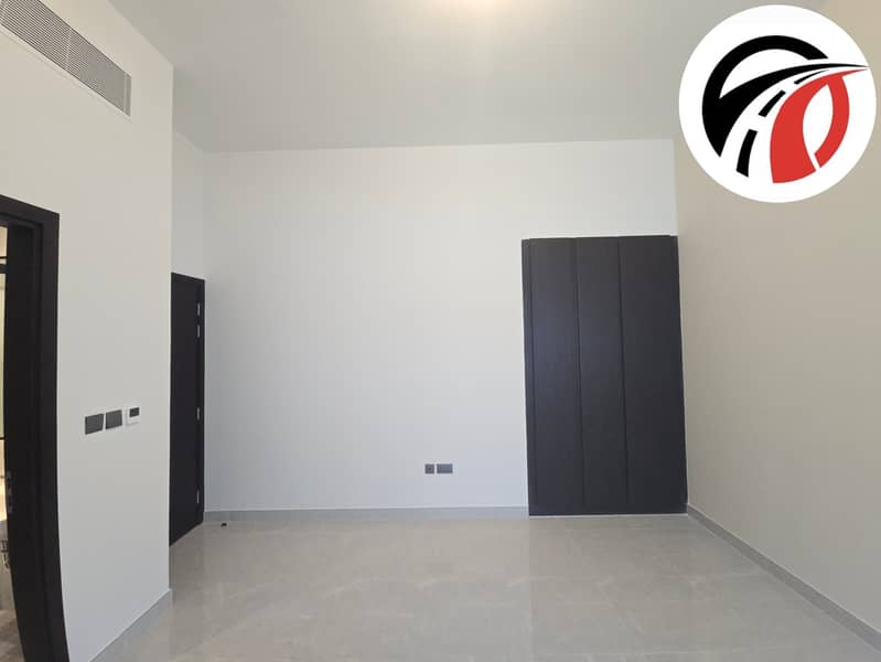 Brand new | Chiller Free | Creek Views | Near metro