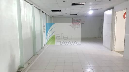 ROOMY OFFICE / SHOP for rent in Ontario Tower ROOMY OFFICE / SHOP for rent in Ontario Tower