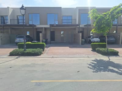 تاون هاوس 3 غرف نوم للايجار في المرابع العربية 2، دبي - Garage. jpg تاون هاوس 3 غرف نوم للايجار في المرابع العربية 2، دبي - Garage. jpg