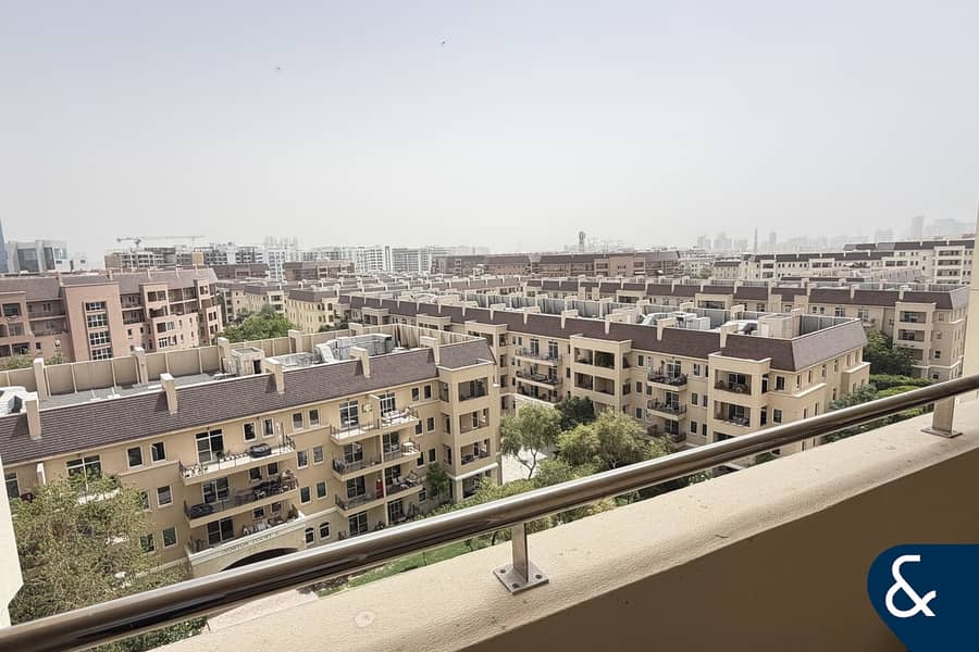 Large 3 Bed+Maids | Negotiable | Garden View Large 3 Bed+Maids | Negotiable | Garden View