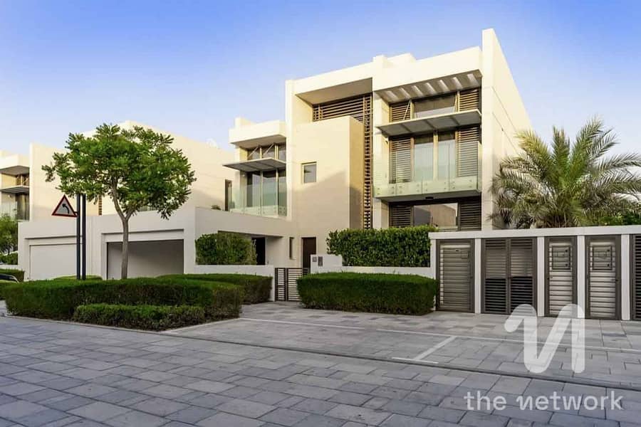 Upgraded Villa | 5 BR + Maid | Burj Khalifa View Upgraded Villa | 5 BR + Maid | Burj Khalifa View