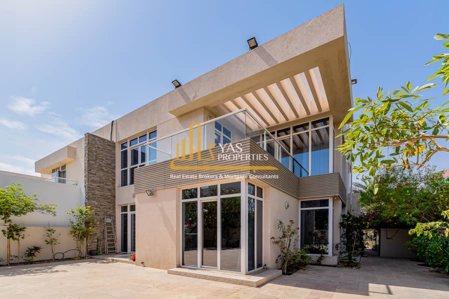 Corner Plot | Spacious Garden | 4BR+ Maid - View 3