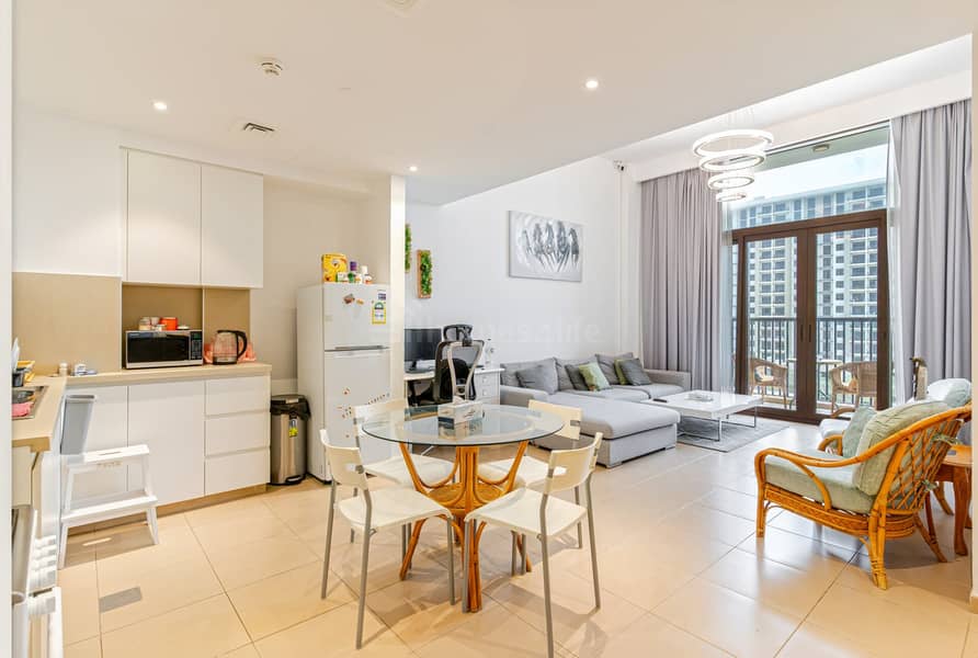 Central Park View | Semi Furnished | Vacant Soon Central Park View | Semi Furnished | Vacant Soon