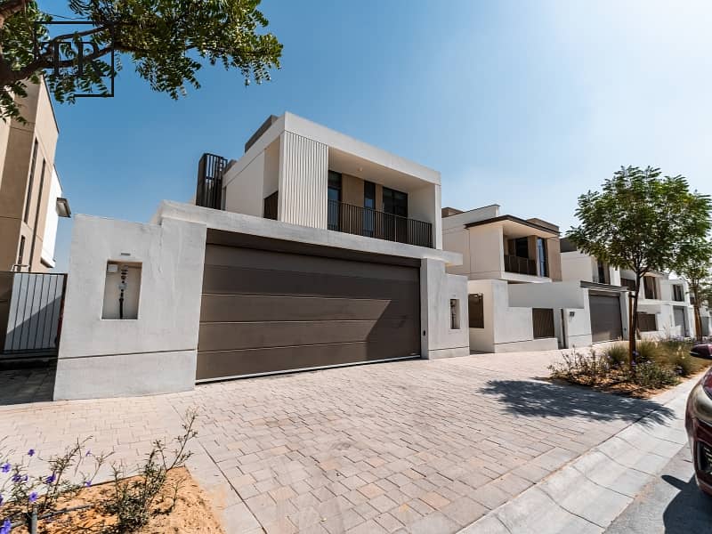 Single Row, Middle | Community View | Maid Ensuite Single Row, Middle | Community View | Maid Ensuite