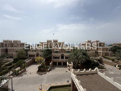 2 Bedroom Apartment for Sale in Palm Jumeirah, Dubai - Exclusive | Vacant On Transfer | Partial Sea View