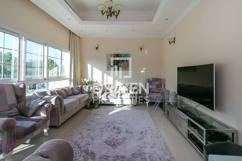 Corner 6Bed plus Maids with Private Pool