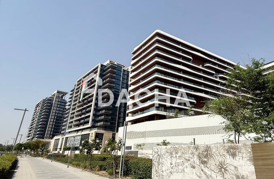 EXCLUSIVE I LUXURY CORNER 2+ MAID I POOL & PARK - Image 5