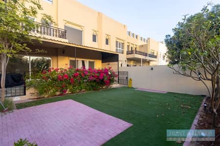 4 Bedroom Townhouse for Rent in Al Hamra Village, Ras Al Khaimah - Fully Upgraded 4 bedroom Townhouse for Rent Al Hamra - Golf/Lake view 4 Bedroom Townhouse for Rent in Al Hamra Village, Ras Al Khaimah - Fully Upgraded 4 bedroom Townhouse for Rent Al Hamra - Golf/Lake view